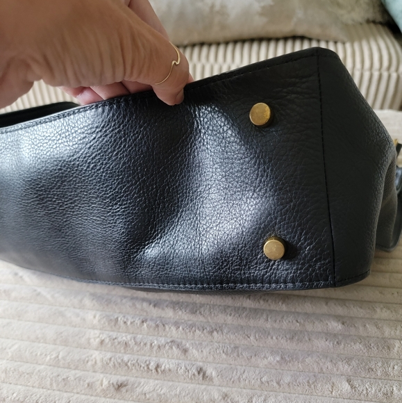 Etienne Aigner designer black leather shoulder bag - Picture 3 of 7